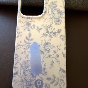 Loopy Floral Blue and White Phone Case 15 Pro Max